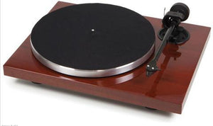 PRO-JECT 1Xpression Carbon Classic Inc Ortofon 2M Silver Cartridge Mahogany