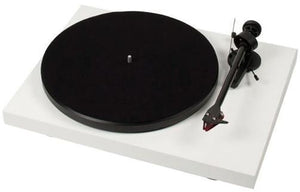 PRO-JECT Debut Carbon DC (OM10) Turntable White